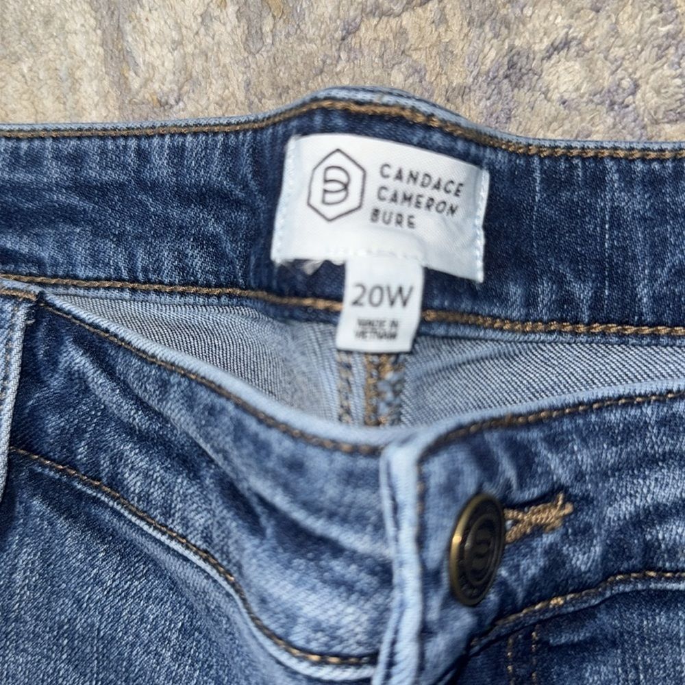 Candace Cameron Bure dark wash Denim Short 20W NWT - Picture 2 of 9